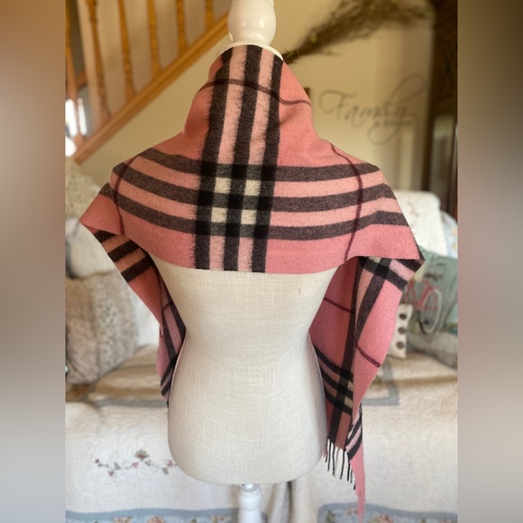 BURBERRY Salmon Pink Cashmere/WOOL  NOVA CHECK Scarf💞EUC💞11.5”x 68”🔥Very RARE - Picture 8 of 9